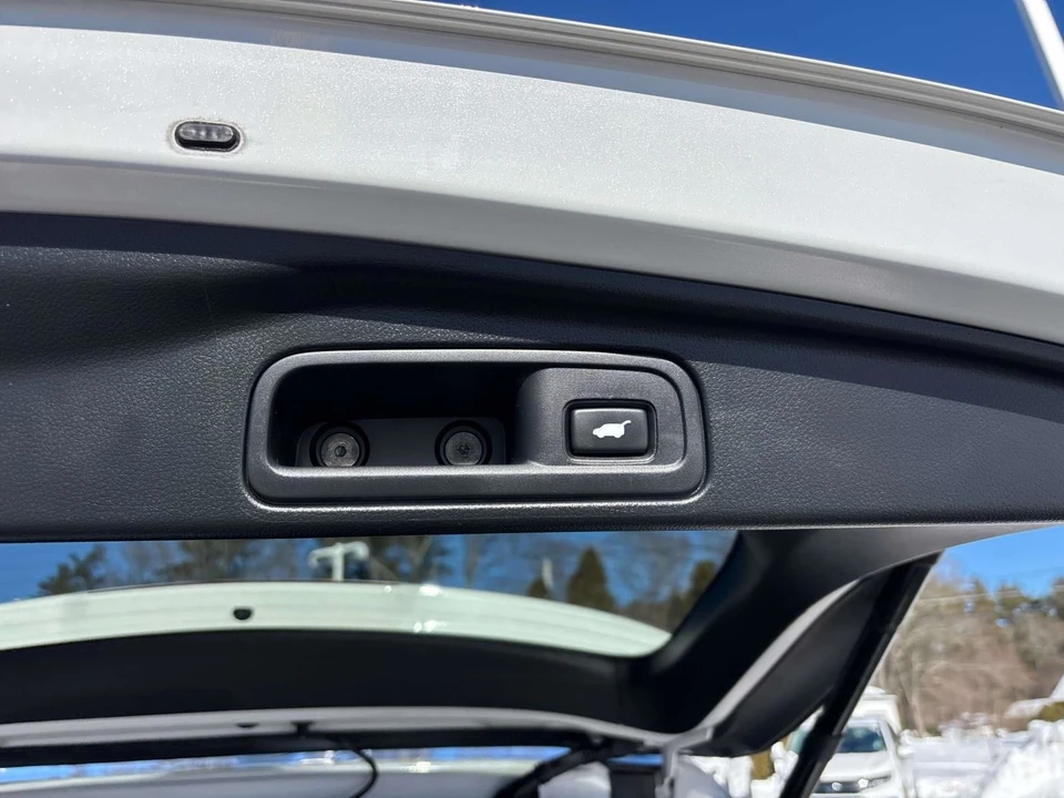 2022 Honda Pilot 3rd Gen - Image 17 of 21