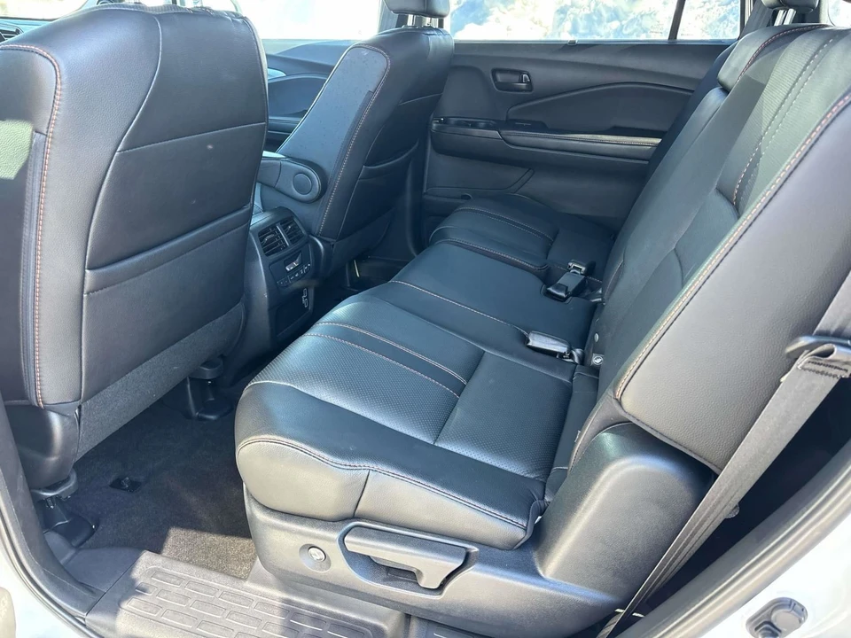 2022 Honda Pilot 3rd Gen - Image 12 of 21