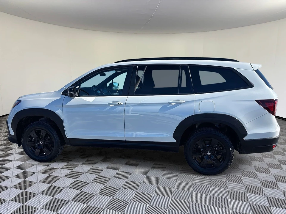 2022 Honda Pilot 3rd Gen - Image 7 of 21