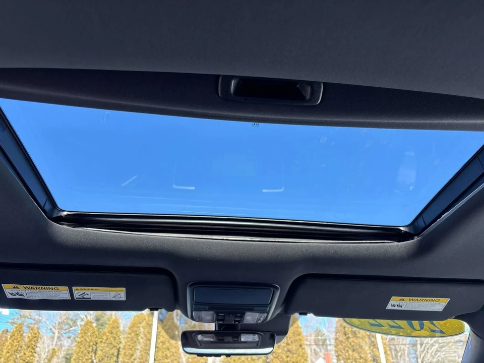 2022 Honda Pilot 3rd Gen - Image 15 of 21