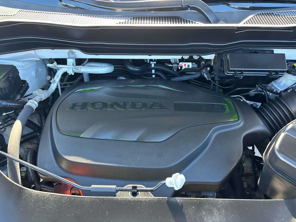 2022 Honda Pilot 3rd Gen - Image 10 of 21