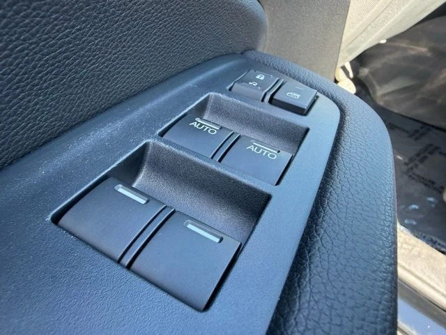 2022 Honda Pilot 3rd Gen - Image 18 of 21