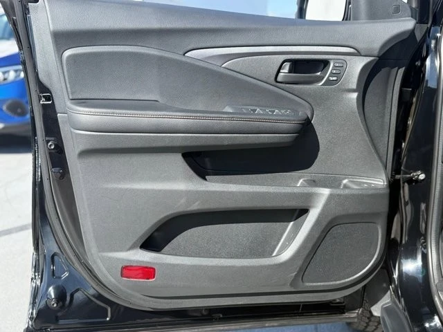 2022 Honda Pilot 3rd Gen - Image 17 of 21