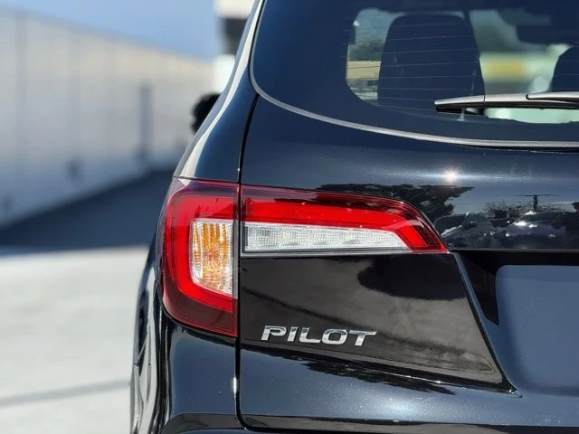 2022 Honda Pilot 3rd Gen - Image 9 of 12
