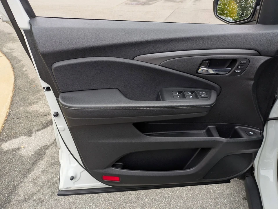 2022 Honda Ridgeline 2nd Gen - Image 15 of 21