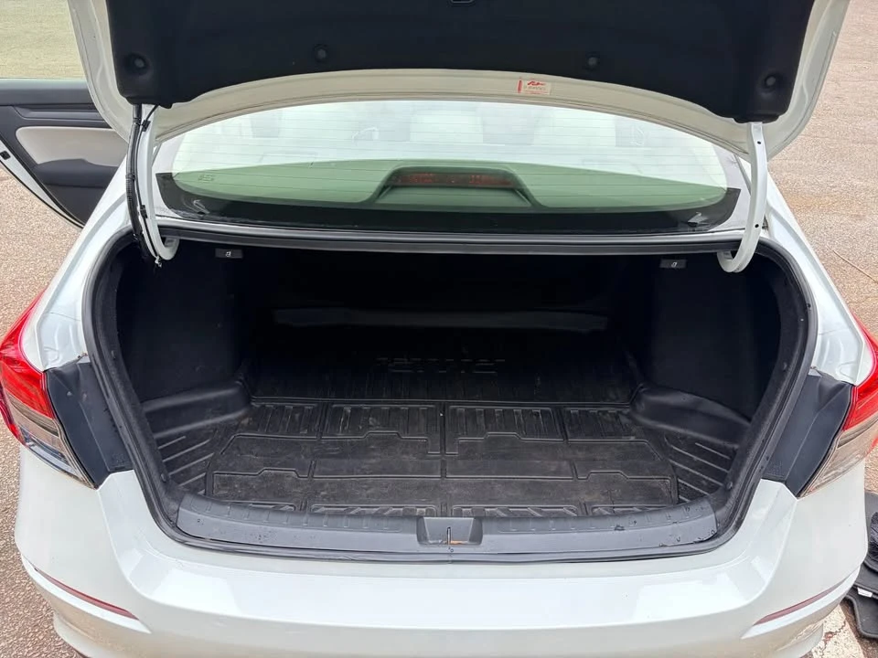 2022 Honda Civic 11th Gen - Image 8 of 11