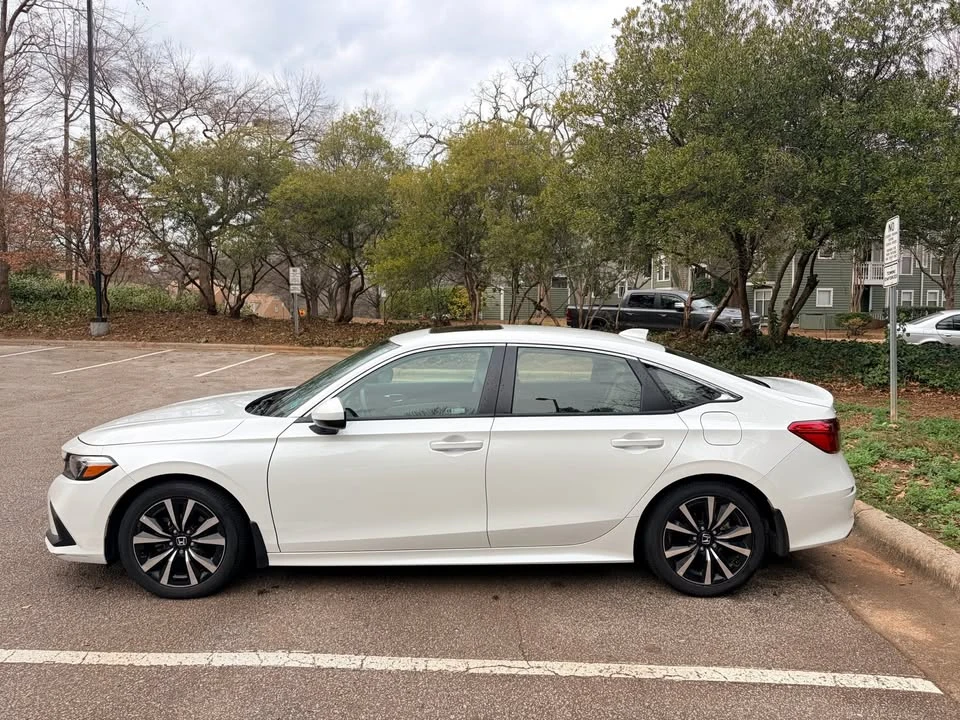 2022 Honda Civic 11th Gen - Image 2 of 11