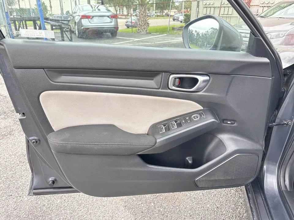 2022 Honda Civic 11th Gen - Image 10 of 18
