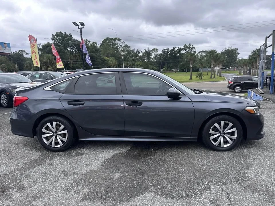 2022 Honda Civic 11th Gen - Image 9 of 18