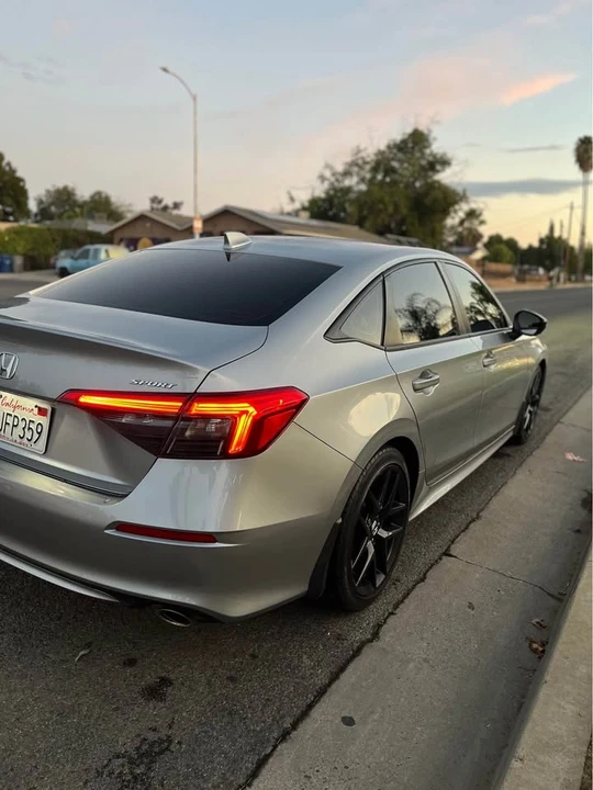 2022 Honda Civic 11th Gen - Image 2 of 8
