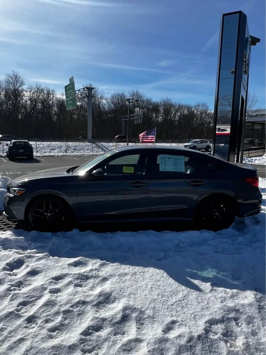 2022 Honda Civic 11th Gen - Image 2 of 8