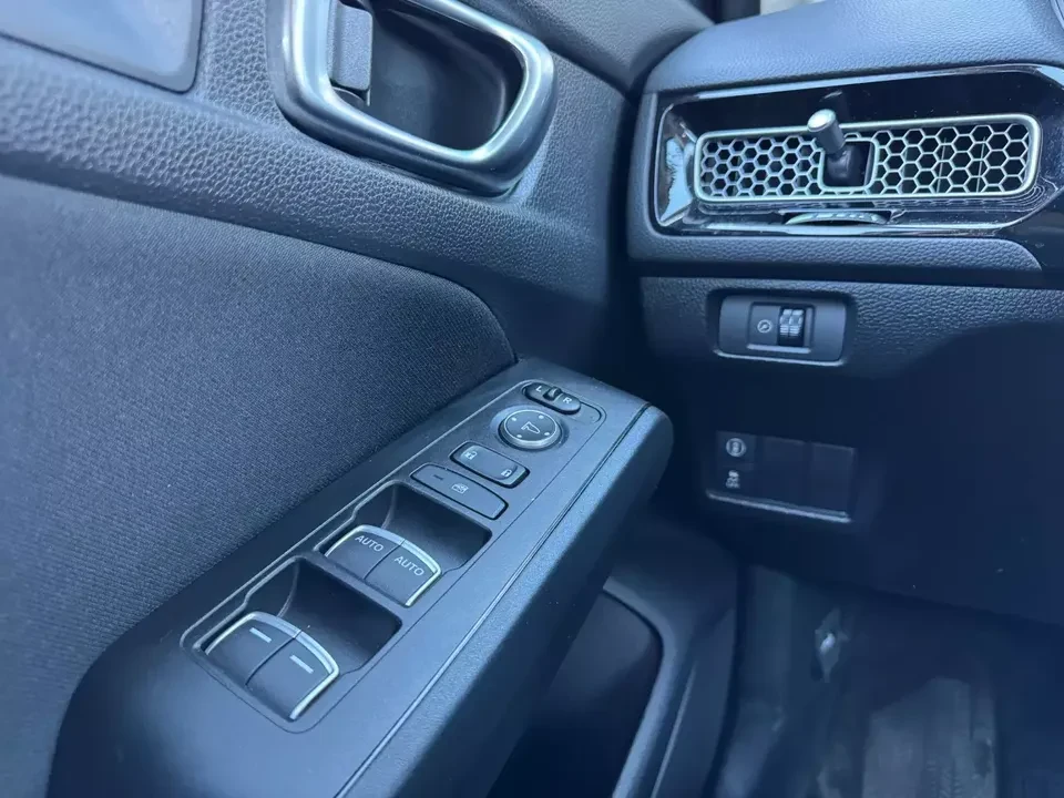 2022 Honda Civic 11th Gen - Image 16 of 18