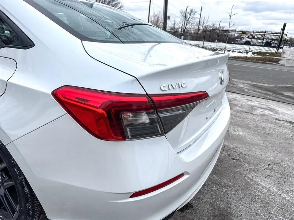 2022 Honda Civic 11th Gen - Image 15 of 20