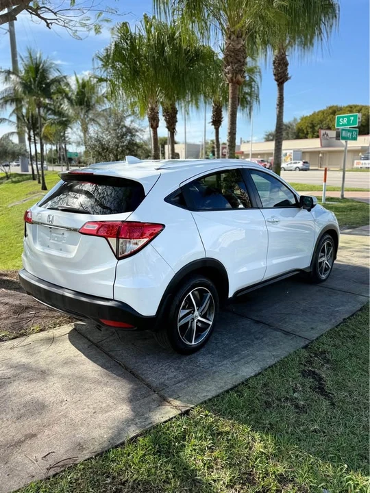 2022 Honda CR-V 5th Gen - Image 2 of 14