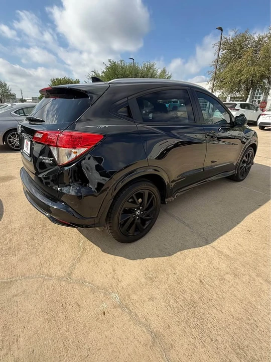 2022 Honda HR-V 3rd Gen - Image 5 of 9