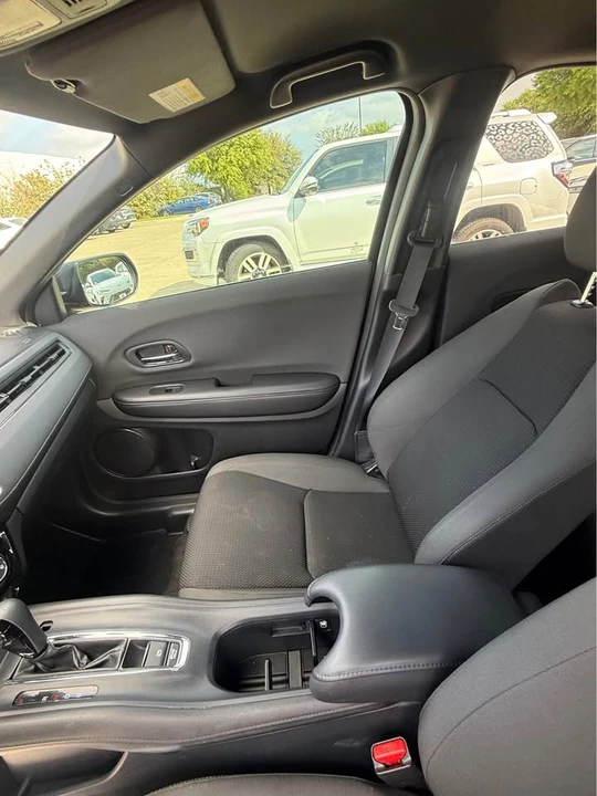 2022 Honda HR-V 3rd Gen - Image 7 of 9