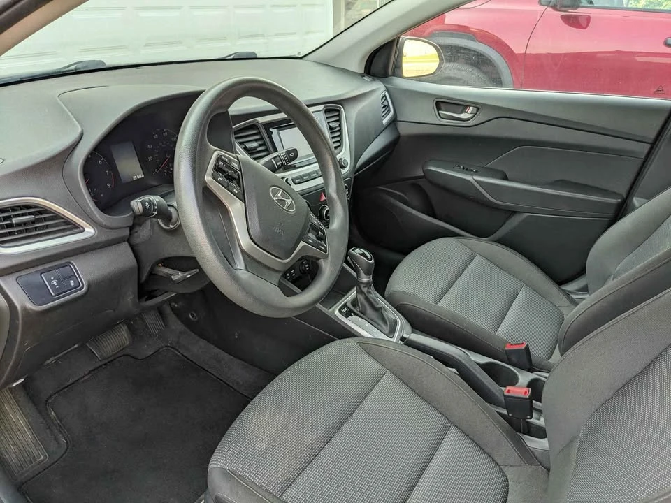 2022 Hyundai Accent - Image 5 of 8