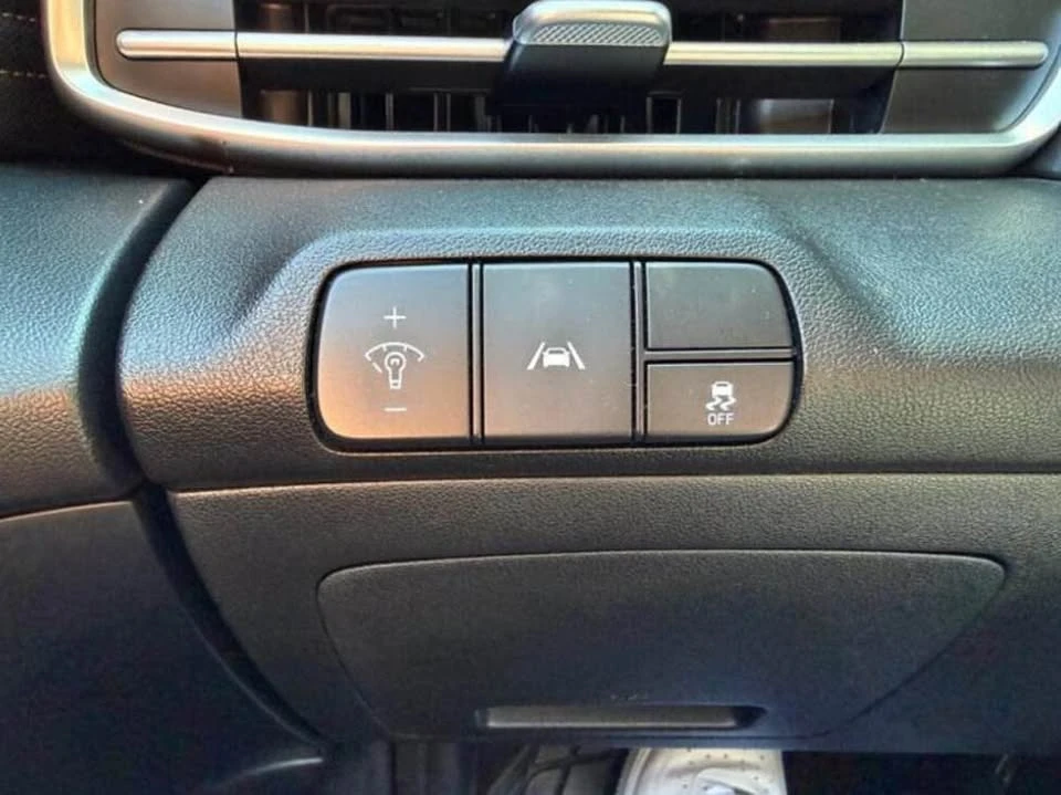 2022 Hyundai Elantra - Image 7 of 11