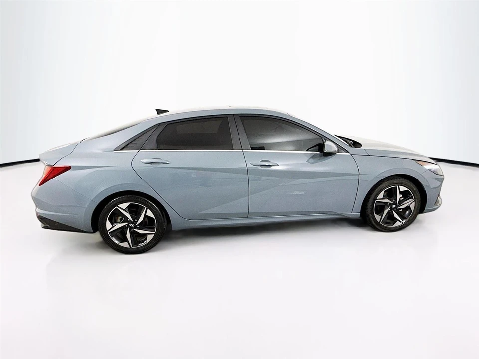 2022 Hyundai Elantra - Image 8 of 21