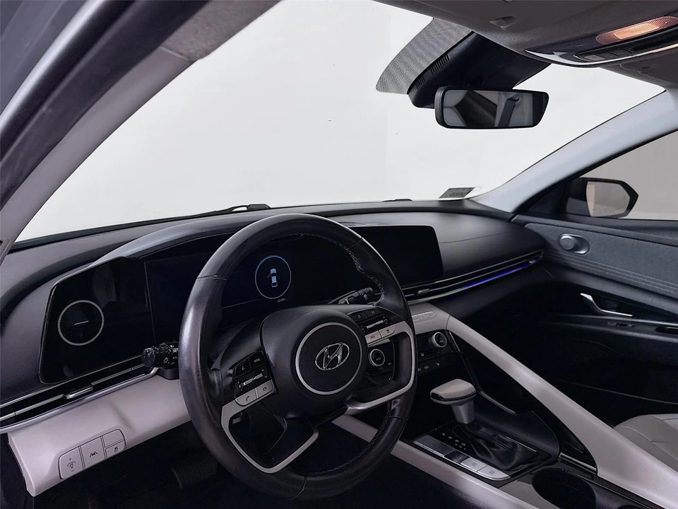 2022 Hyundai Elantra - Image 9 of 21