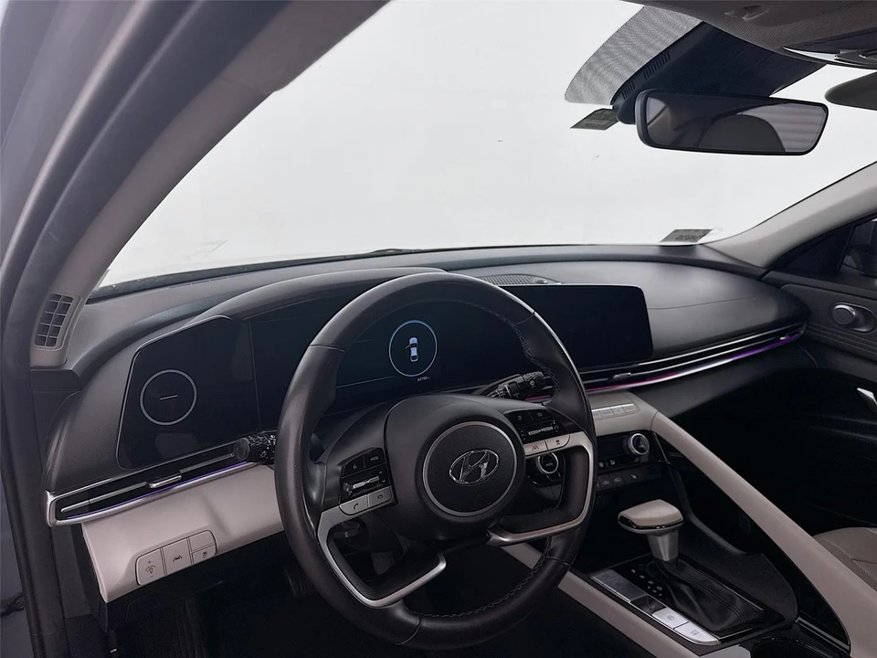 2022 Hyundai Elantra - Image 5 of 14