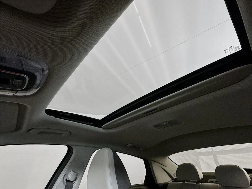 2022 Hyundai Elantra - Image 19 of 21