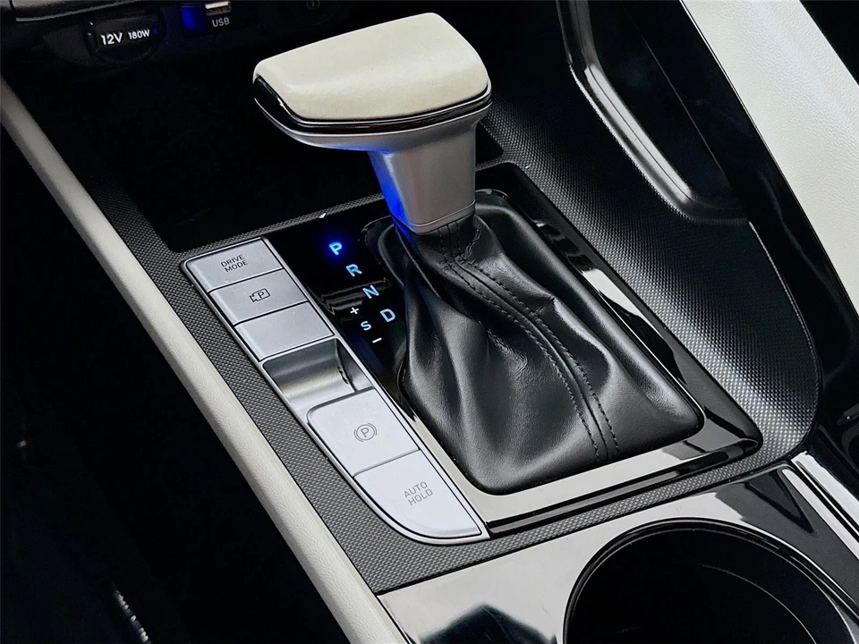 2022 Hyundai Elantra - Image 16 of 21