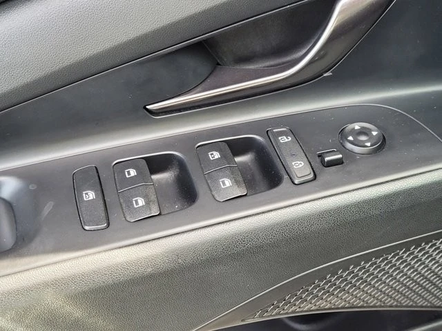 2022 Hyundai Elantra - Image 17 of 27