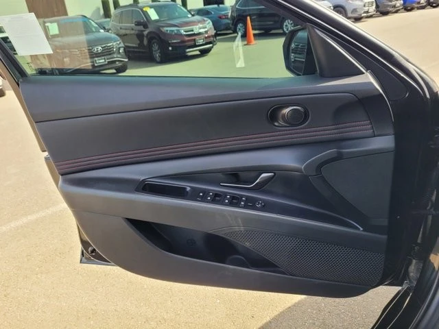 2022 Hyundai Elantra - Image 16 of 27
