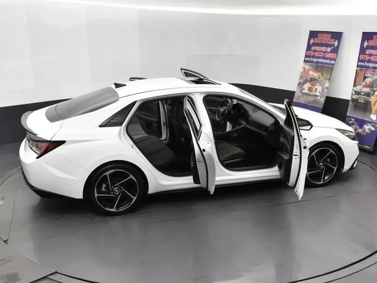 2022 Hyundai Elantra - Image 6 of 12