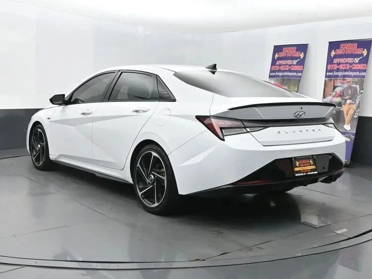 2022 Hyundai Elantra - Image 9 of 12