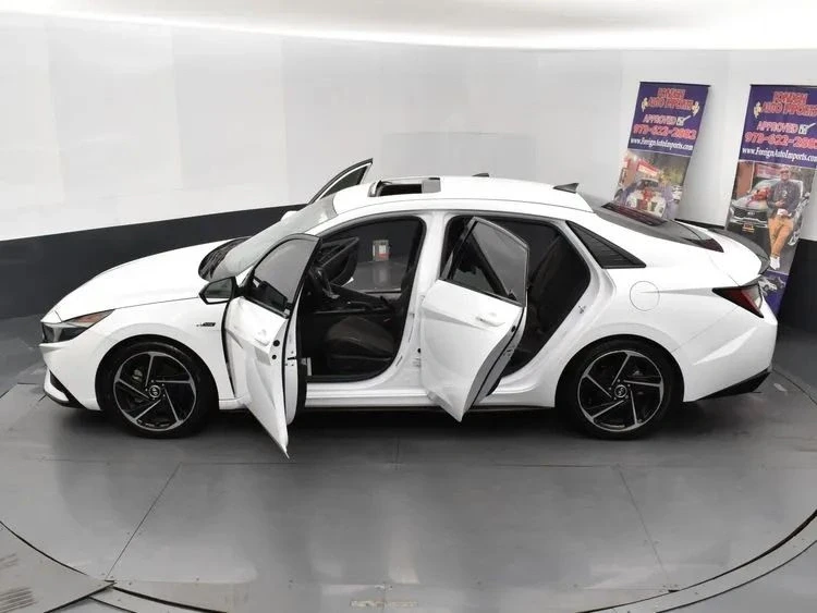 2022 Hyundai Elantra - Image 7 of 12