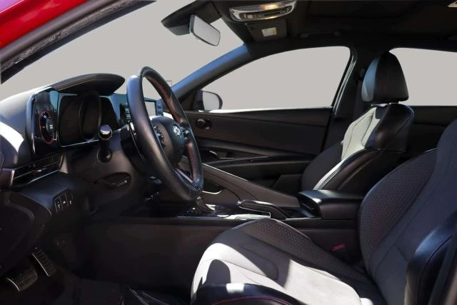 2022 Hyundai Elantra - Image 17 of 21