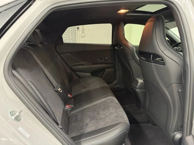 2022 Hyundai Elantra - Image 16 of 21