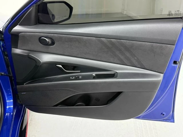 2022 Hyundai Elantra - Image 18 of 21