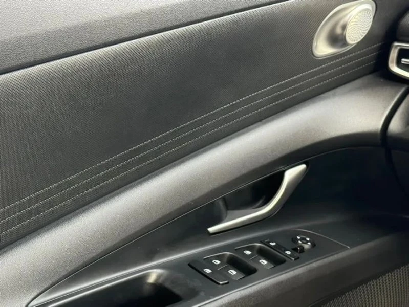 2022 Hyundai Elantra - Image 11 of 12