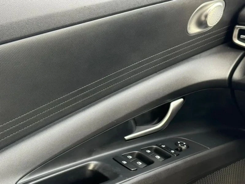 2022 Hyundai Elantra - Image 11 of 12