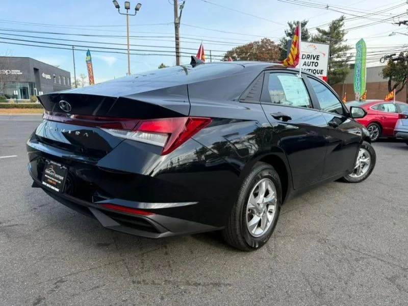 2022 Hyundai Elantra - Image 4 of 12