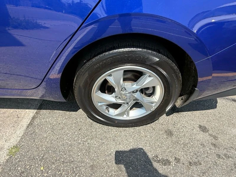 2022 Hyundai Elantra - Image 10 of 12
