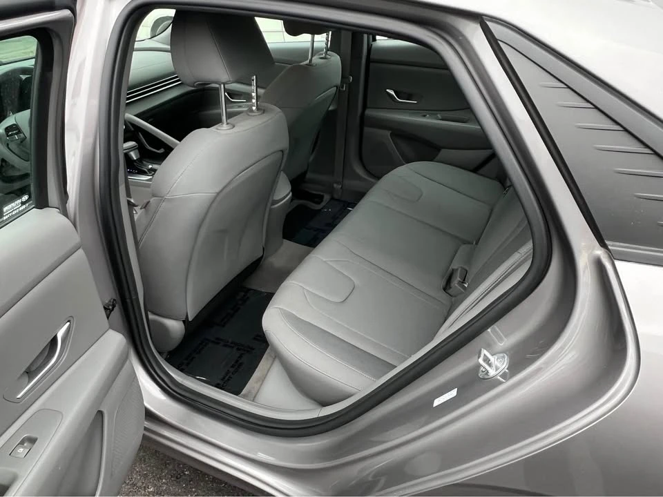 2022 Hyundai Elantra - Image 7 of 9