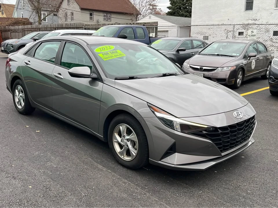 2022 Hyundai Elantra - Image 2 of 9