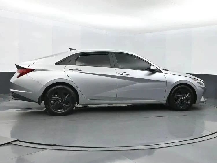 2022 Hyundai Elantra - Image 4 of 12