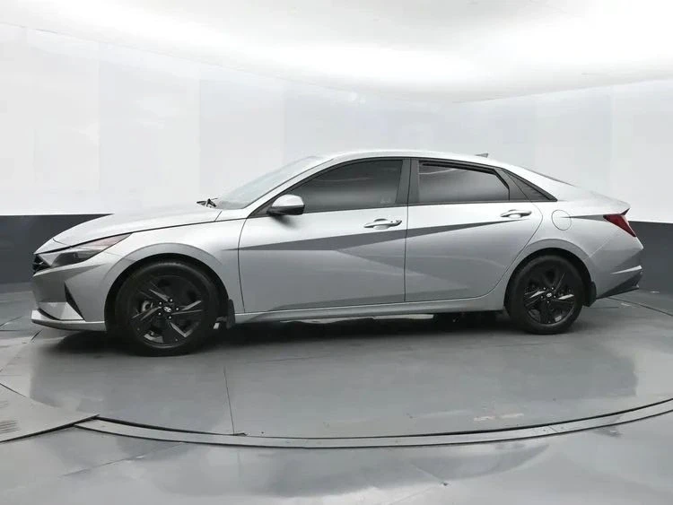 2022 Hyundai Elantra - Image 5 of 12
