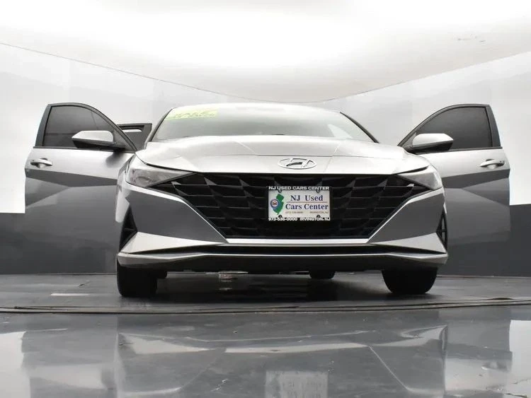 2022 Hyundai Elantra - Image 11 of 12