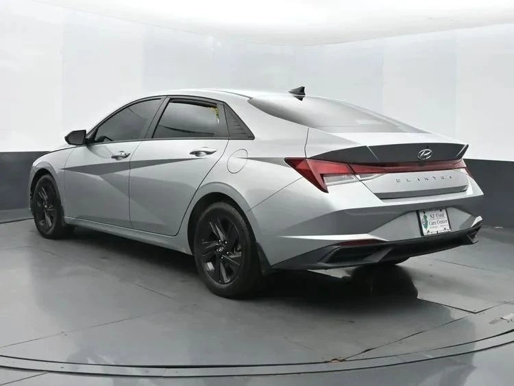 2022 Hyundai Elantra - Image 9 of 12
