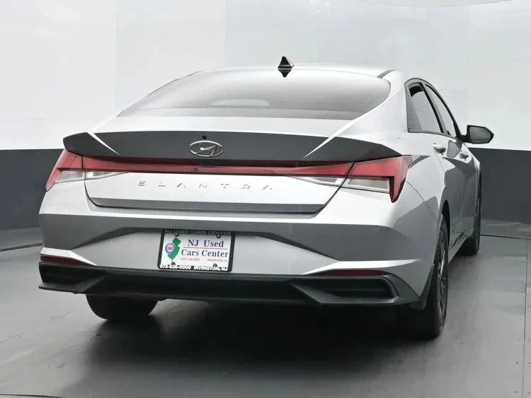2022 Hyundai Elantra - Image 8 of 12