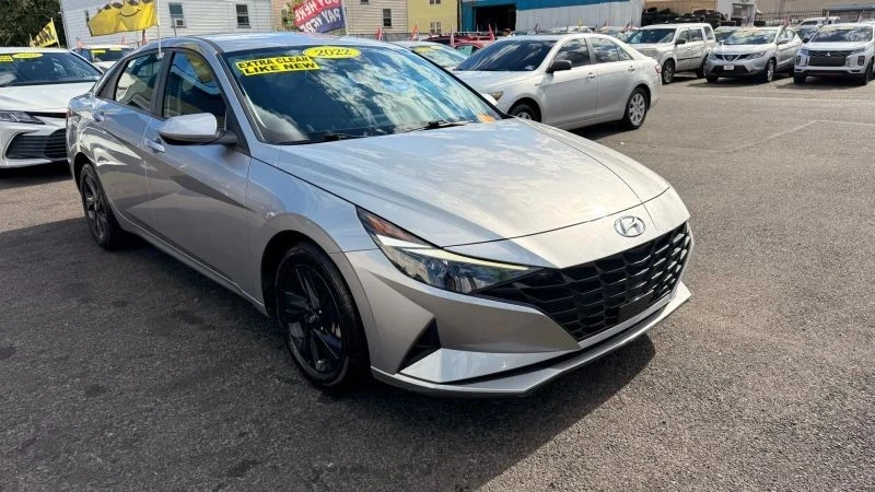 2022 Hyundai Elantra - Image 2 of 12