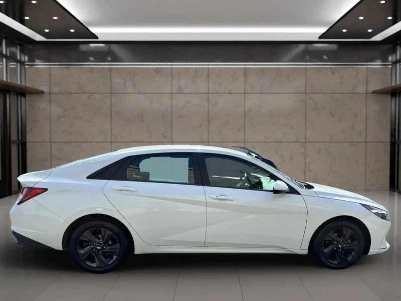 2022 Hyundai Elantra - Image 4 of 12