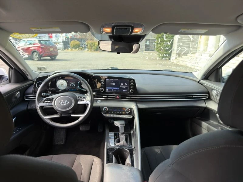 2022 Hyundai Elantra - Image 8 of 12