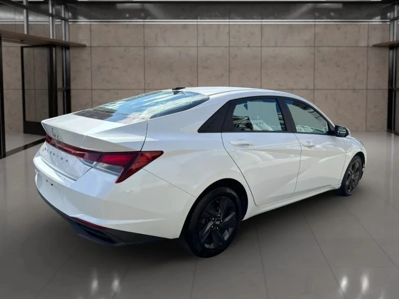2022 Hyundai Elantra - Image 5 of 12